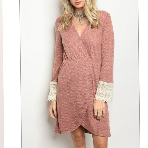 ILLA ILLA Dresses & Skirts - 💎BRICK CROCHET SLUB KNIT DRESS 